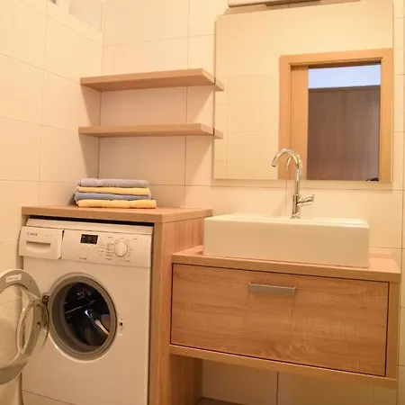 Urbanhof Prantenberger 公寓 *